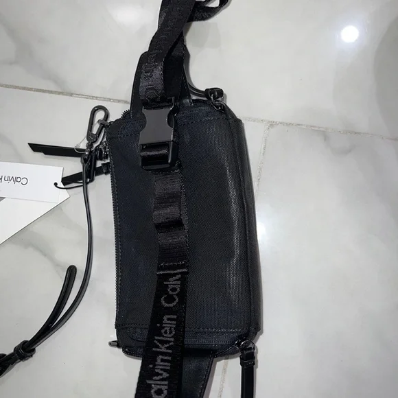 Calvin Klein Crossbody Bag - Picture 5 of 7